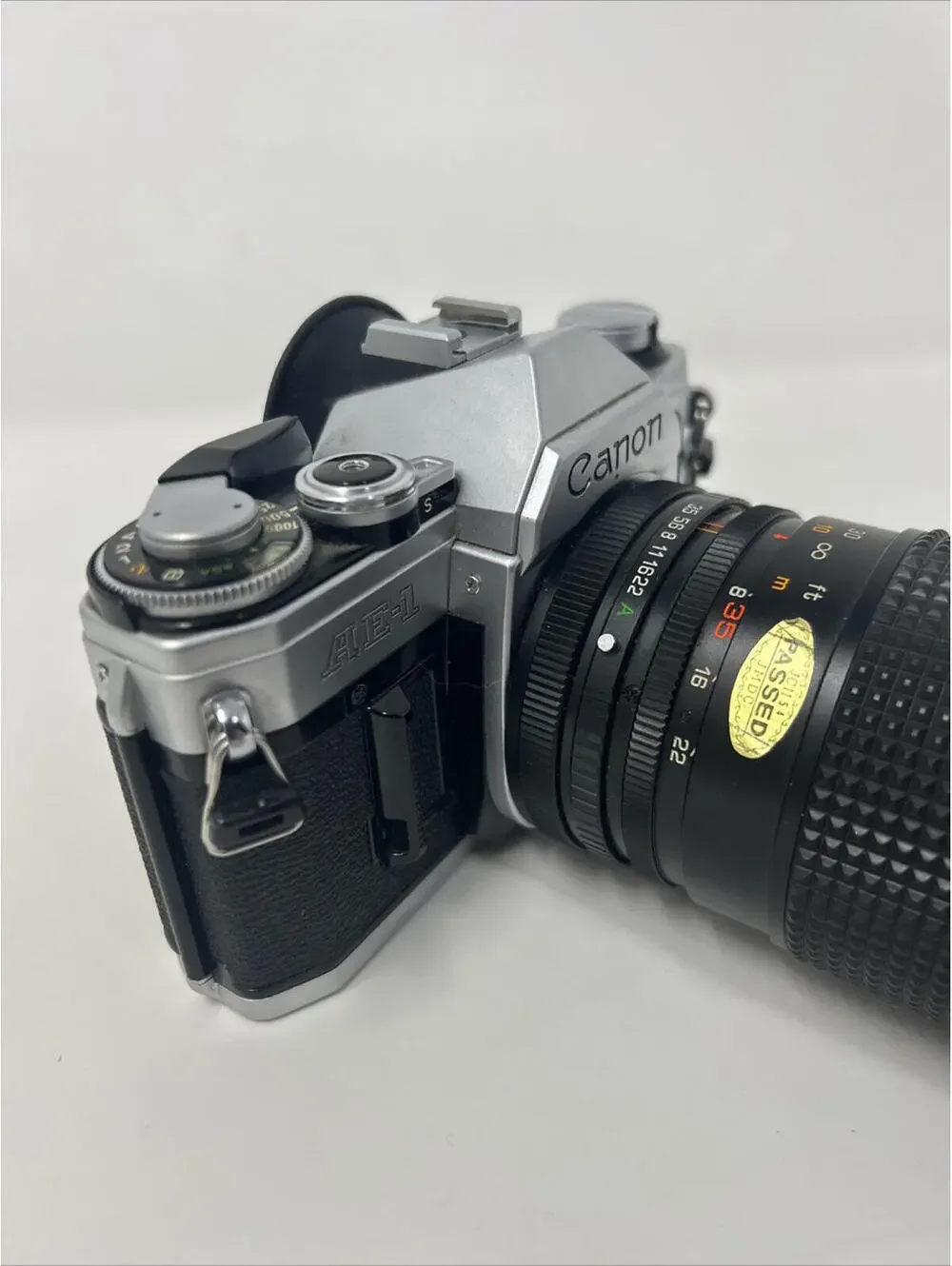 Canon AE-1 35mm SLR Film Camera. Comes With Bag- Flash - 35-200mm Zoom Lens - Picture 2 of 9
